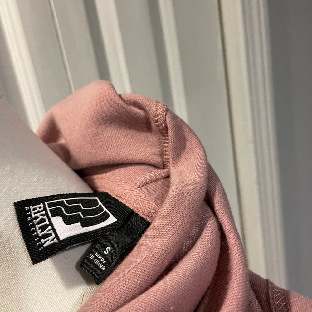 BKLYN Athletics pullover hoodie Men’s S pink - Picture 3 of 4